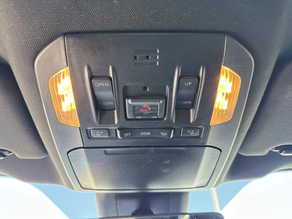 Used 2022 Toyota Highlander XSE image 48