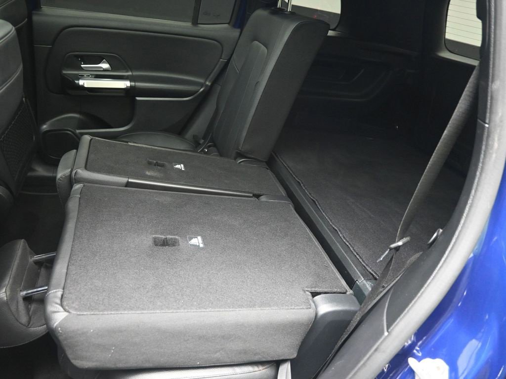 Used 2021 Mercedes-Benz GLB 250 w/ Premium Package image 24