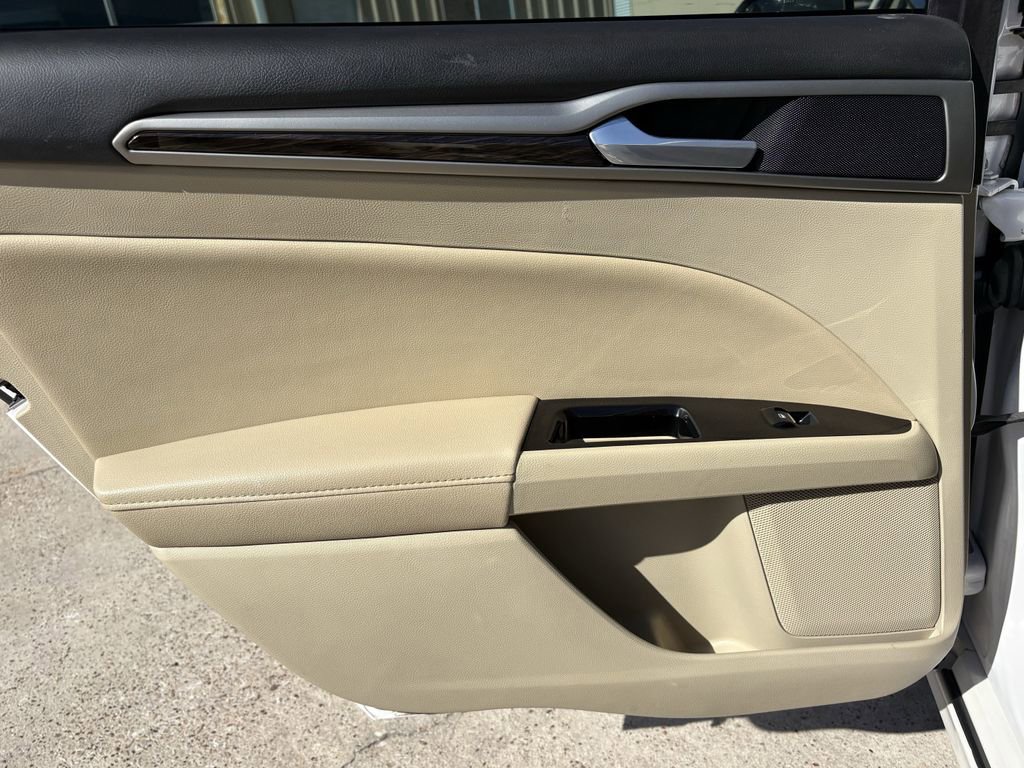 Used 2015 Ford Fusion SE w/ Equipment Group 202A image 23