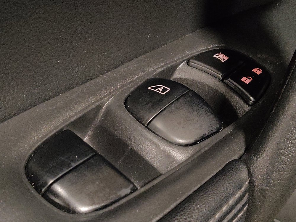 Used 2018 Nissan Rogue SV w/ Premium Package image 27