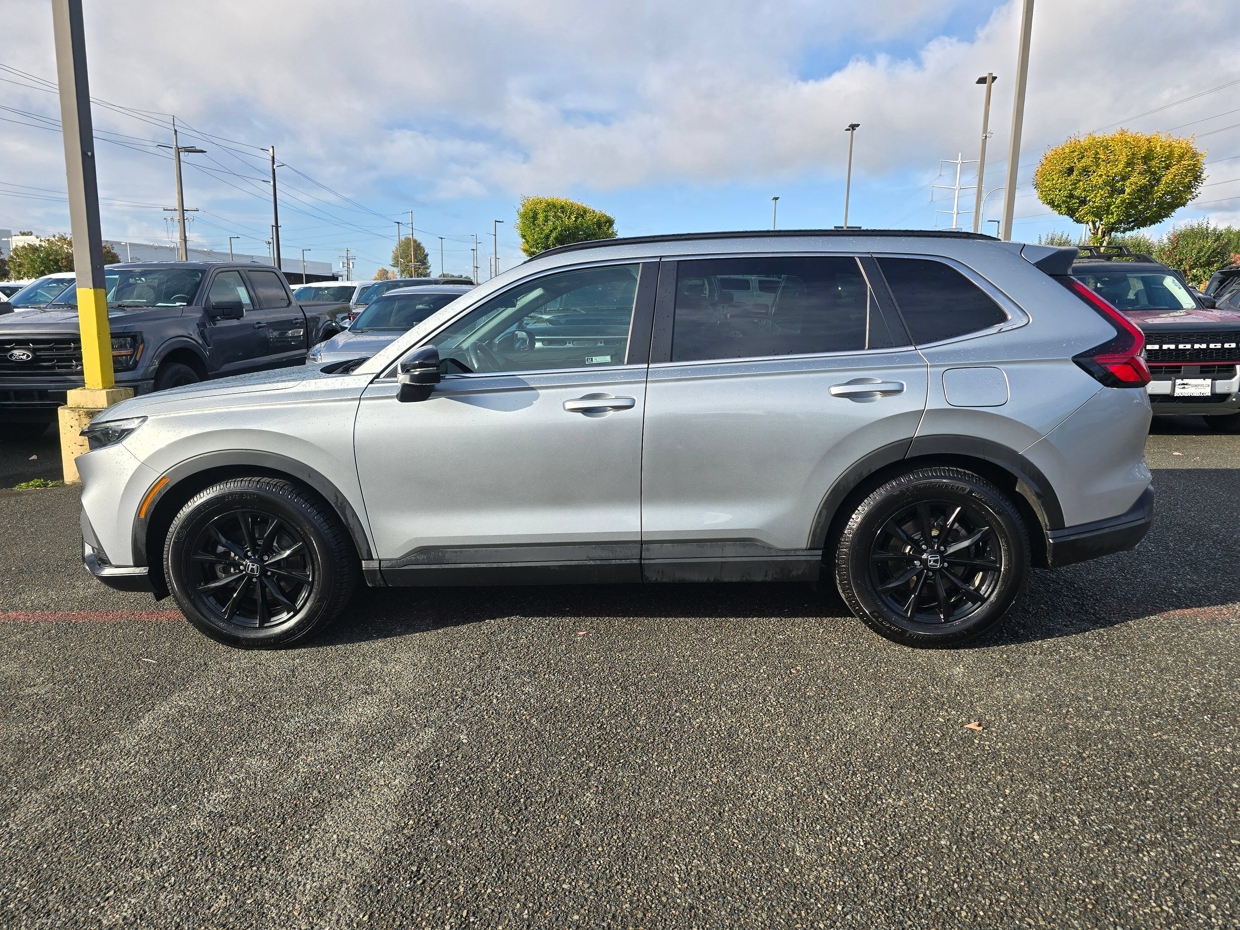 Used 2025 Honda CR-V Sport-L image 2