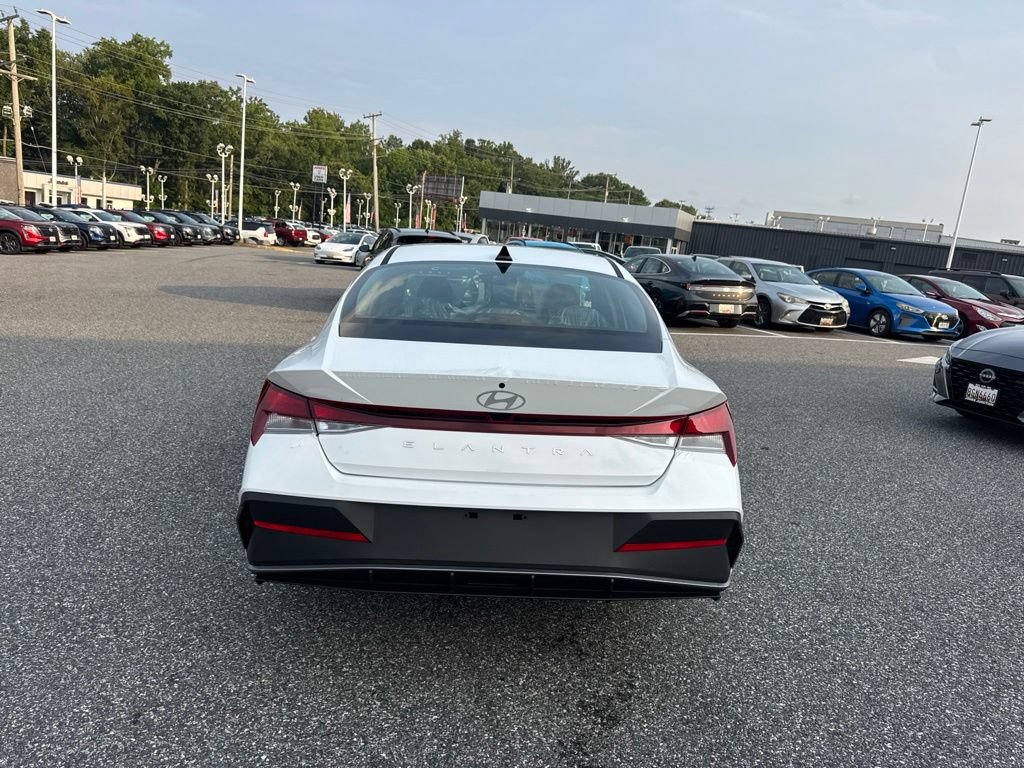 New 2026 Hyundai Elantra SE FWD image 6