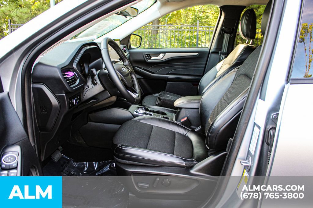 Used 2023 Ford Escape SE image 17