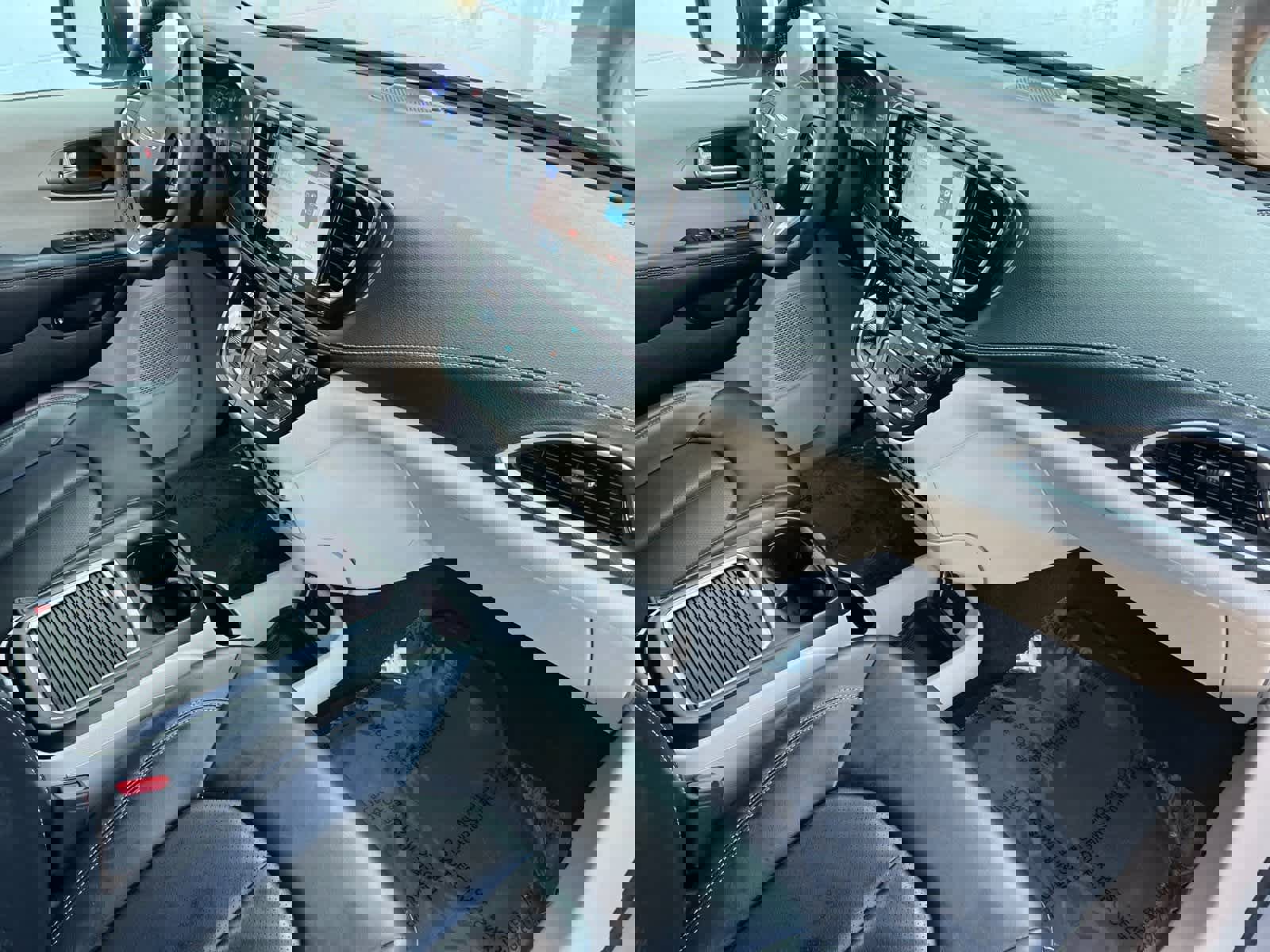 Used 2023 Chrysler Pacifica Touring-L image 18