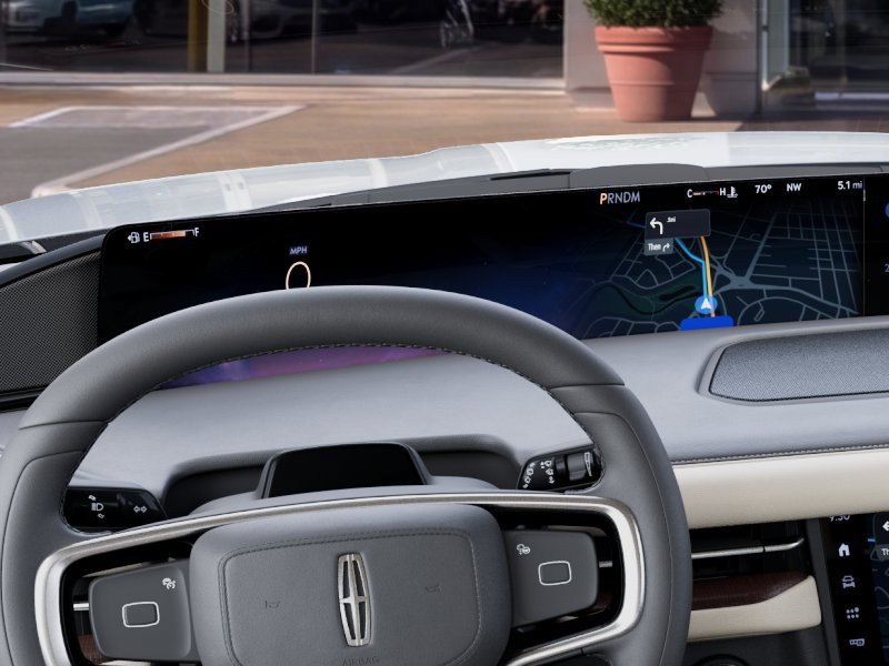 New 2027 Lincoln Navigator Premiere RWD image 13