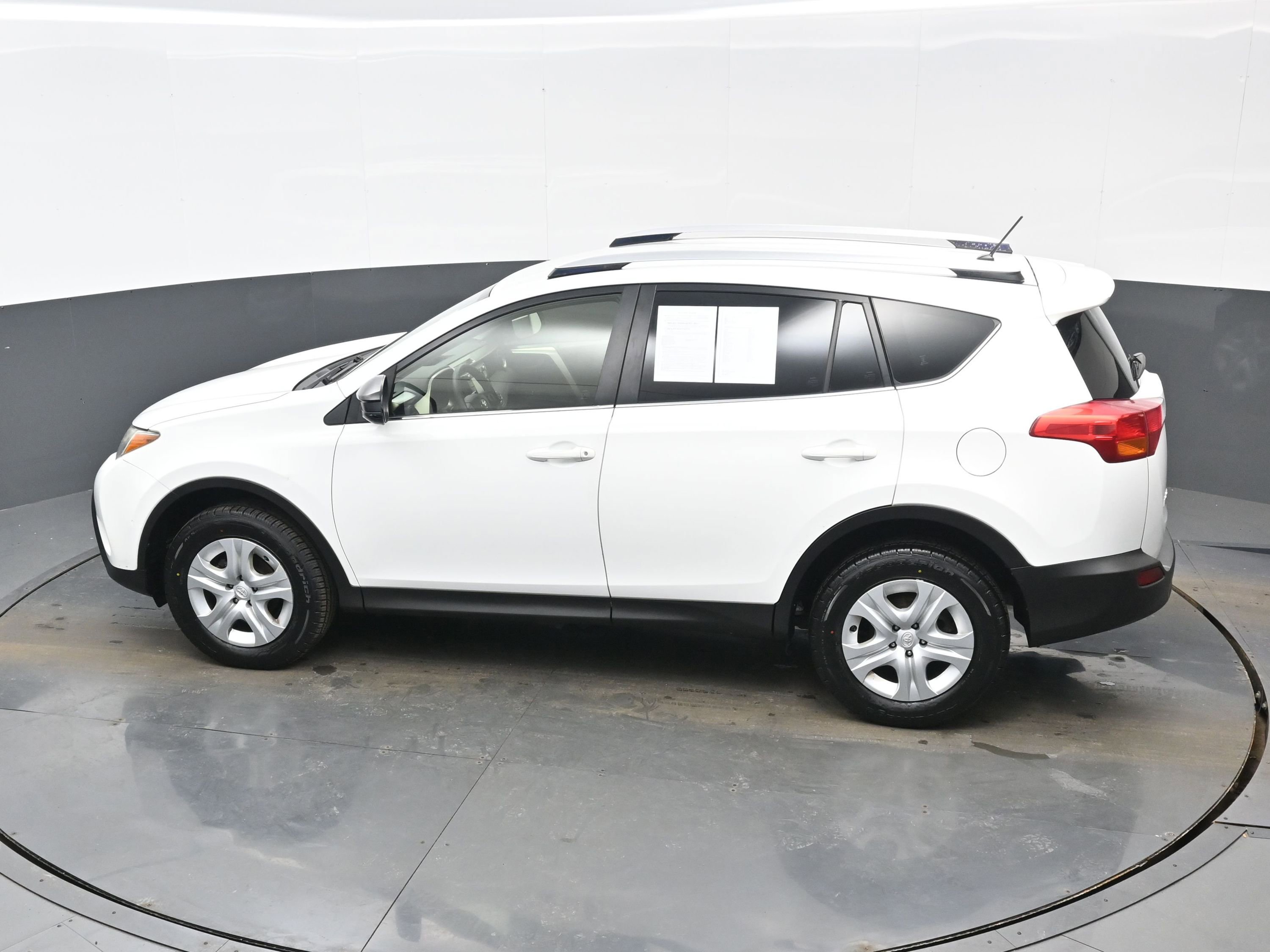 Used 2014 Toyota RAV4 LE image 32