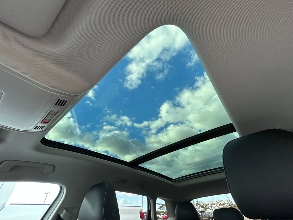 Used 2022 Volkswagen Taos SEL w/ Panoramic Sunroof Package image 30