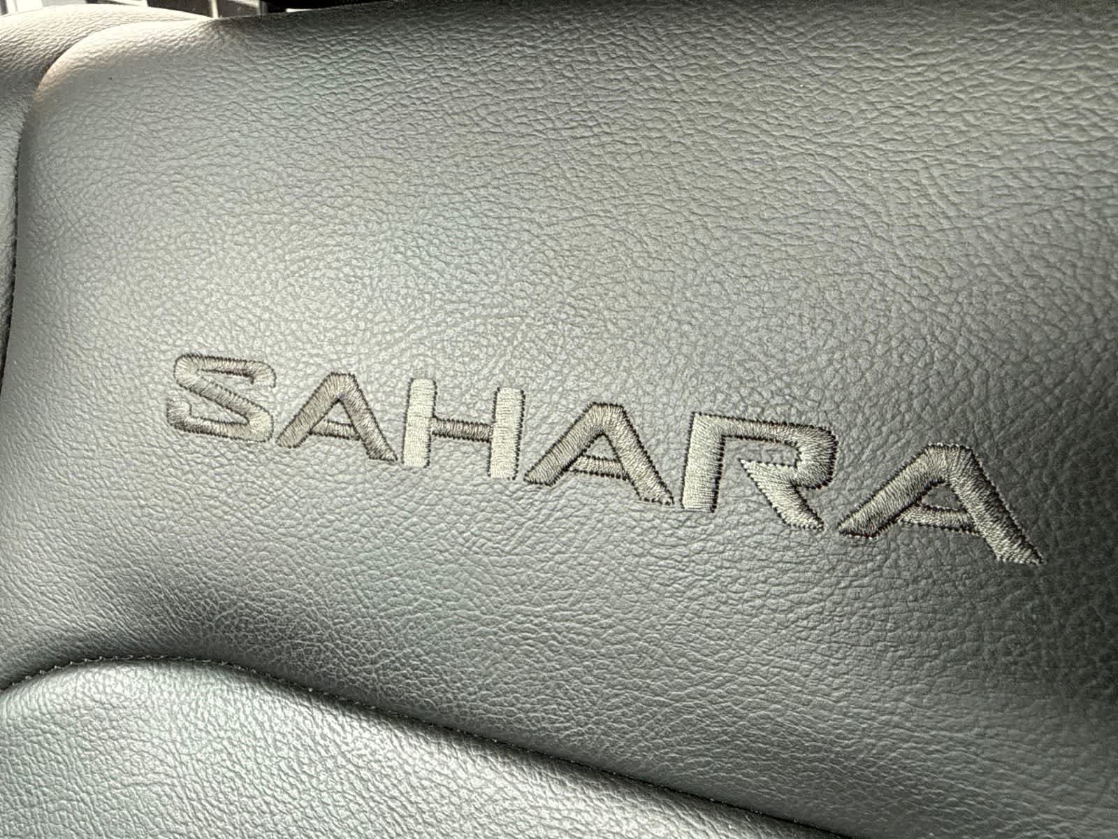Used 2018 Jeep Wrangler Unlimited Sahara AWD/4WD image 28