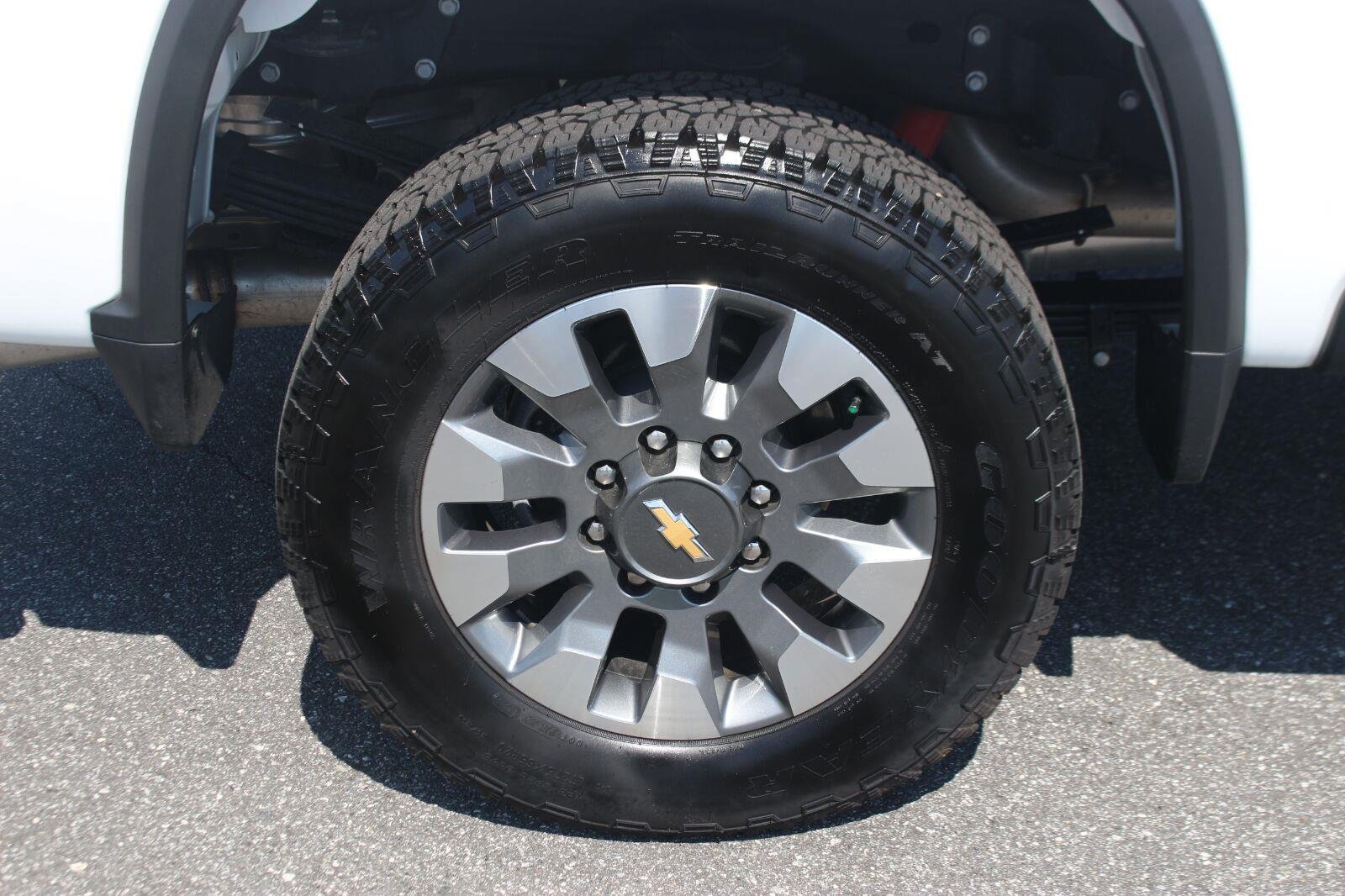 Used 2026 Chevrolet Silverado 2500 Custom w/ Custom Value Package AWD/4WD image 38