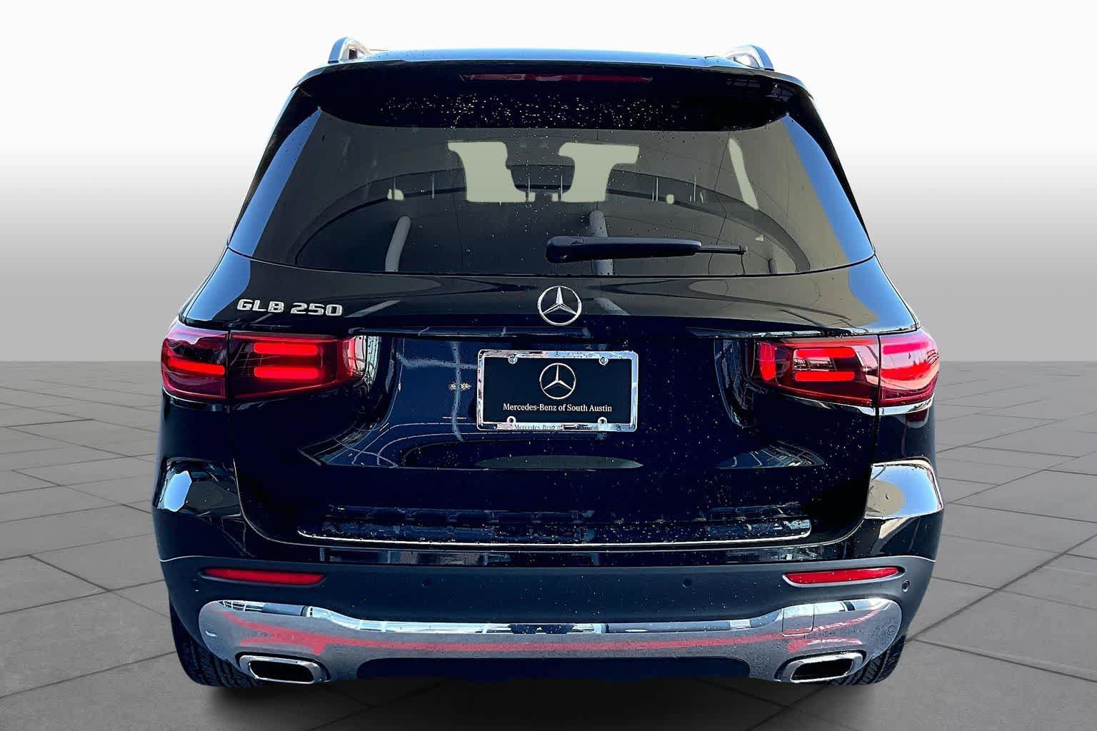 New 2026 Mercedes-Benz GLB 250 image 4