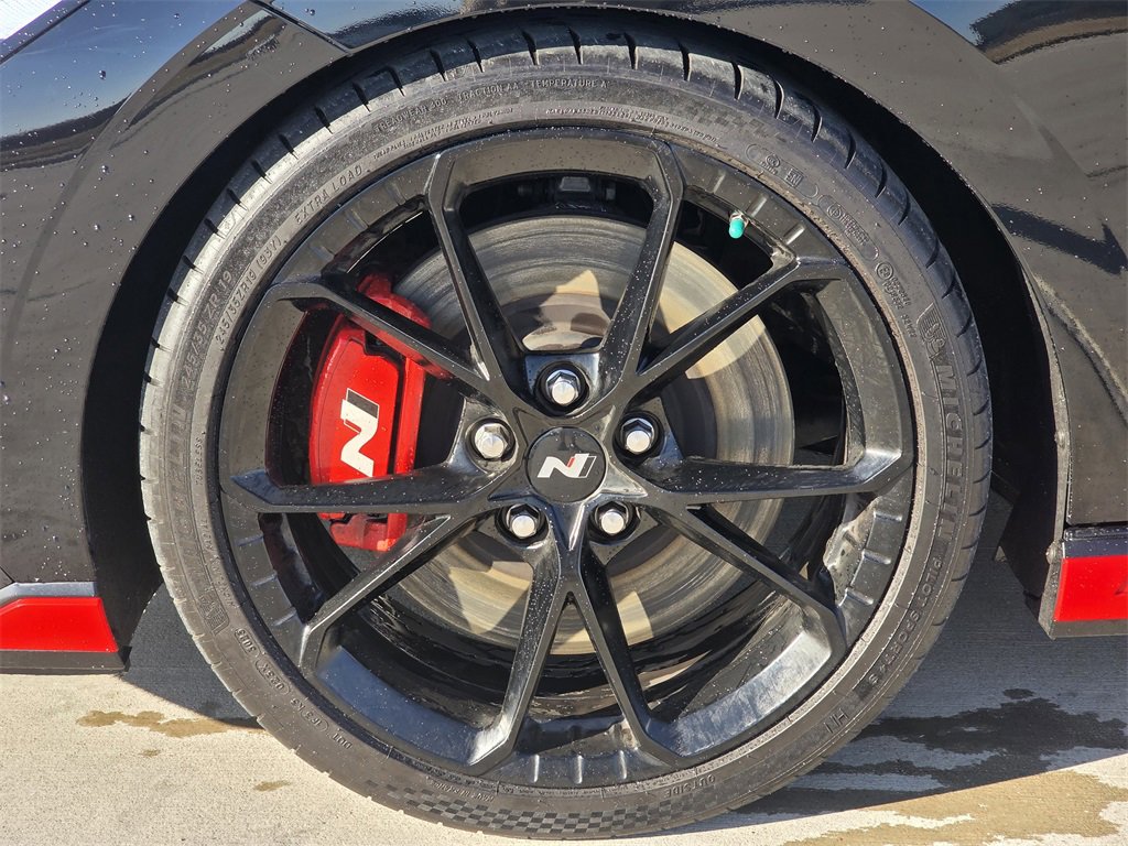 Used 2024 Hyundai Elantra N image 10