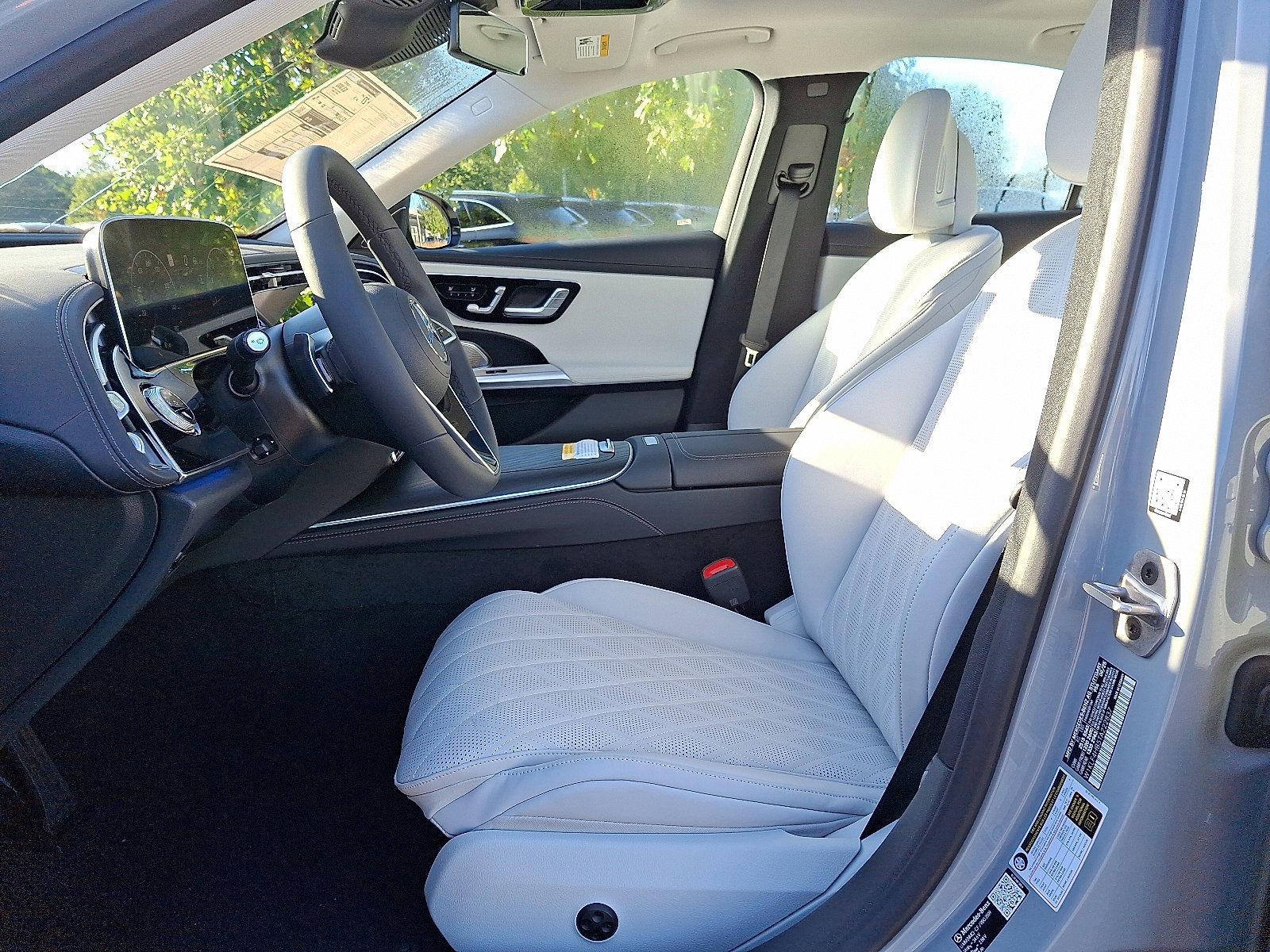 New 2026 Mercedes-Benz E 350 4MATIC Sedan image 8