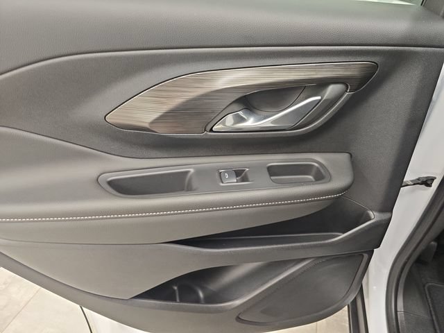Used 2024 GMC Terrain SLE FWD image 16