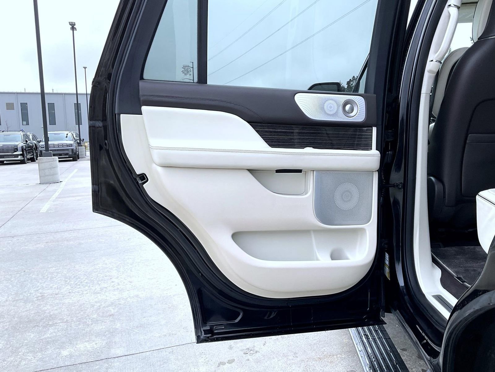 Certified 2024 Lincoln Navigator Black Label image 23