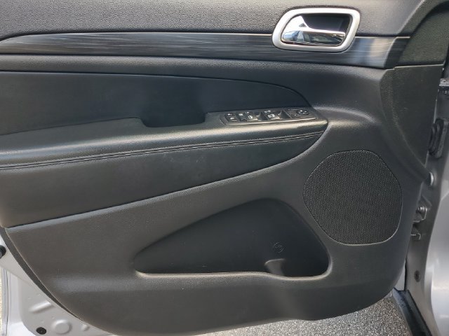 Certified 2020 Jeep Grand Cherokee Laredo RWD image 22