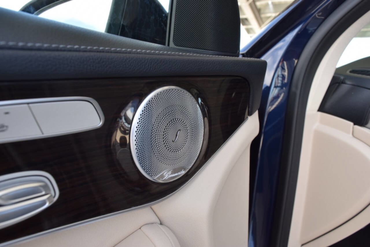 Used 2017 Mercedes-Benz GLC 300 4MATIC image 24