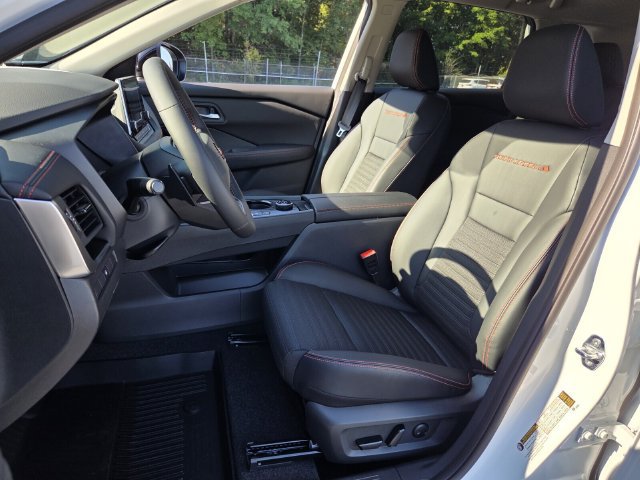 New 2026 Nissan Rogue SV AWD/4WD image 9