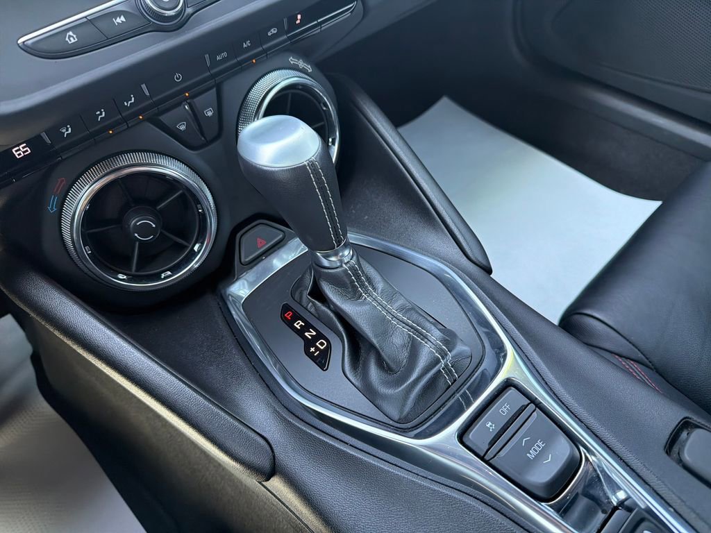 Used 2020 Chevrolet Camaro LT RWD image 11