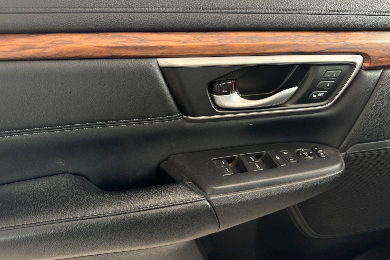 Used 2020 Honda CR-V Touring image 12