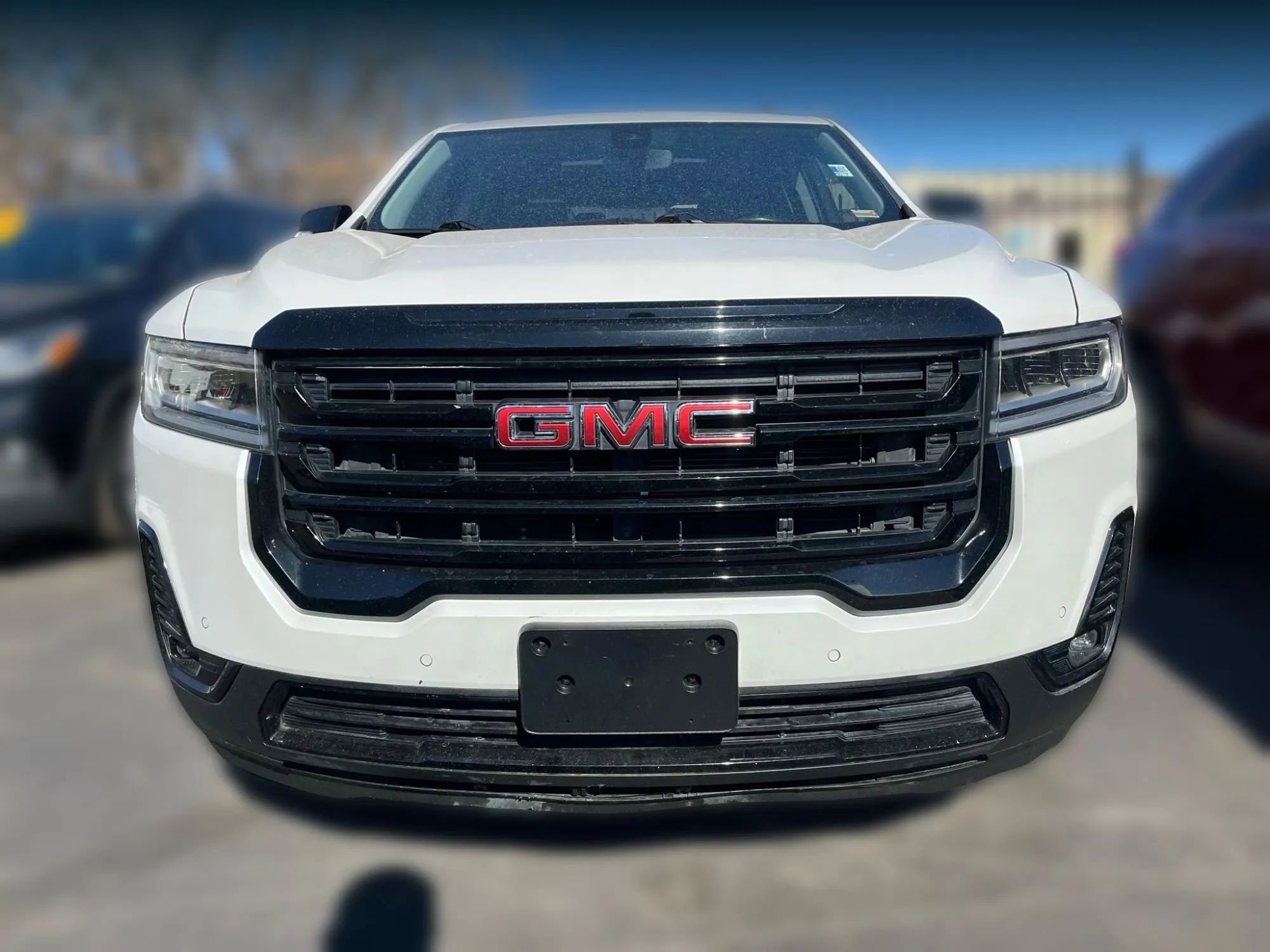 Used 2022 GMC Acadia SLT w/ Elevation Edition image 2