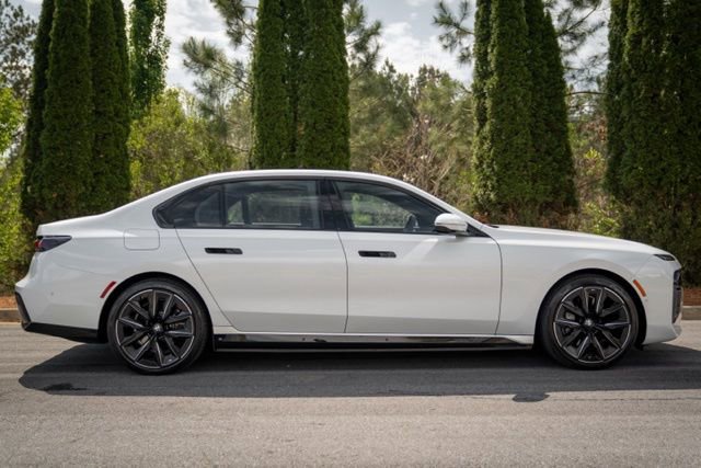 Used 2023 BMW i7 xDrive60 w/ Executive Package 2 image 9