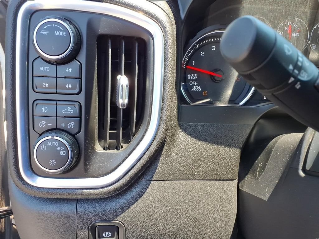 Used 2021 Chevrolet Silverado 1500 LT Trail Boss AWD/4WD image 11