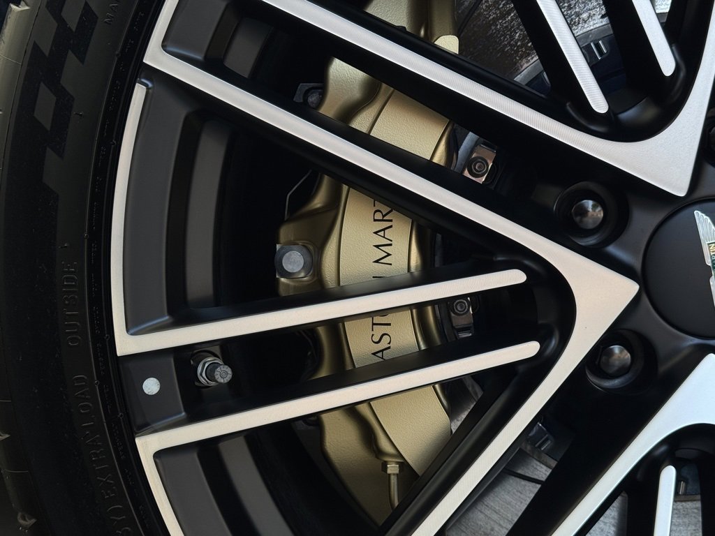 Used 2025 Aston Martin DB12 Coupe image 10