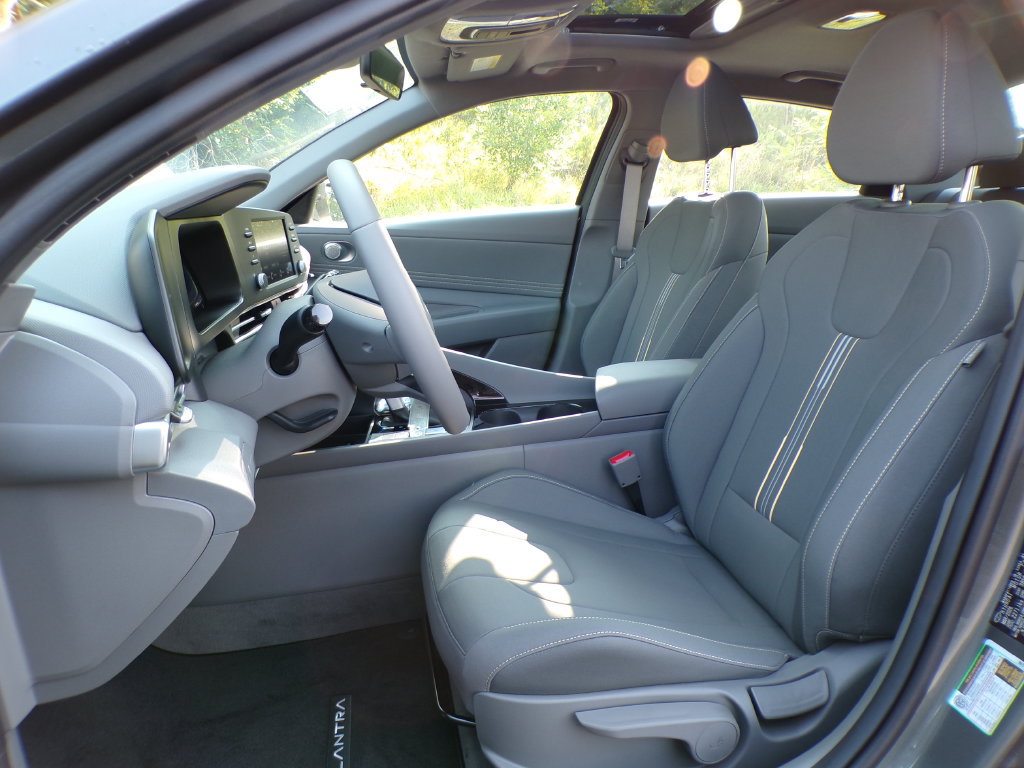 New 2026 Hyundai Elantra SEL Sport Premium FWD image 13