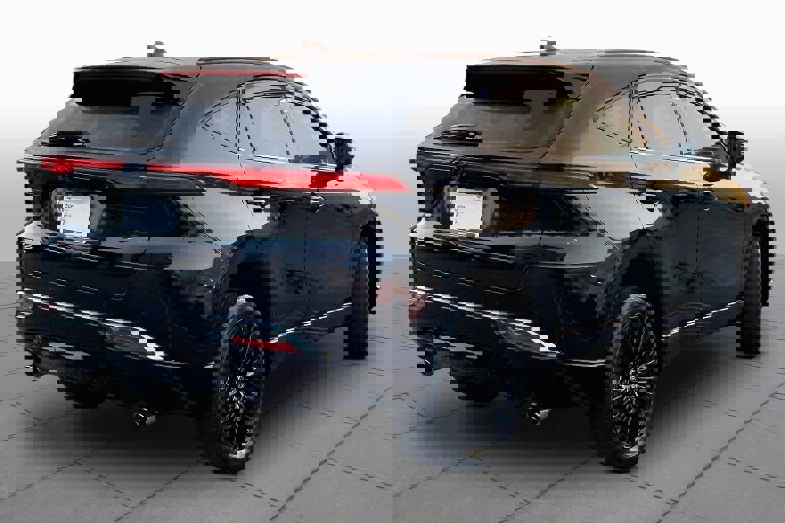 Used 2023 Toyota Venza Nightshade AWD/4WD image 13