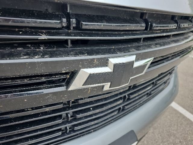 Used 2024 Chevrolet Suburban RST RWD image 9