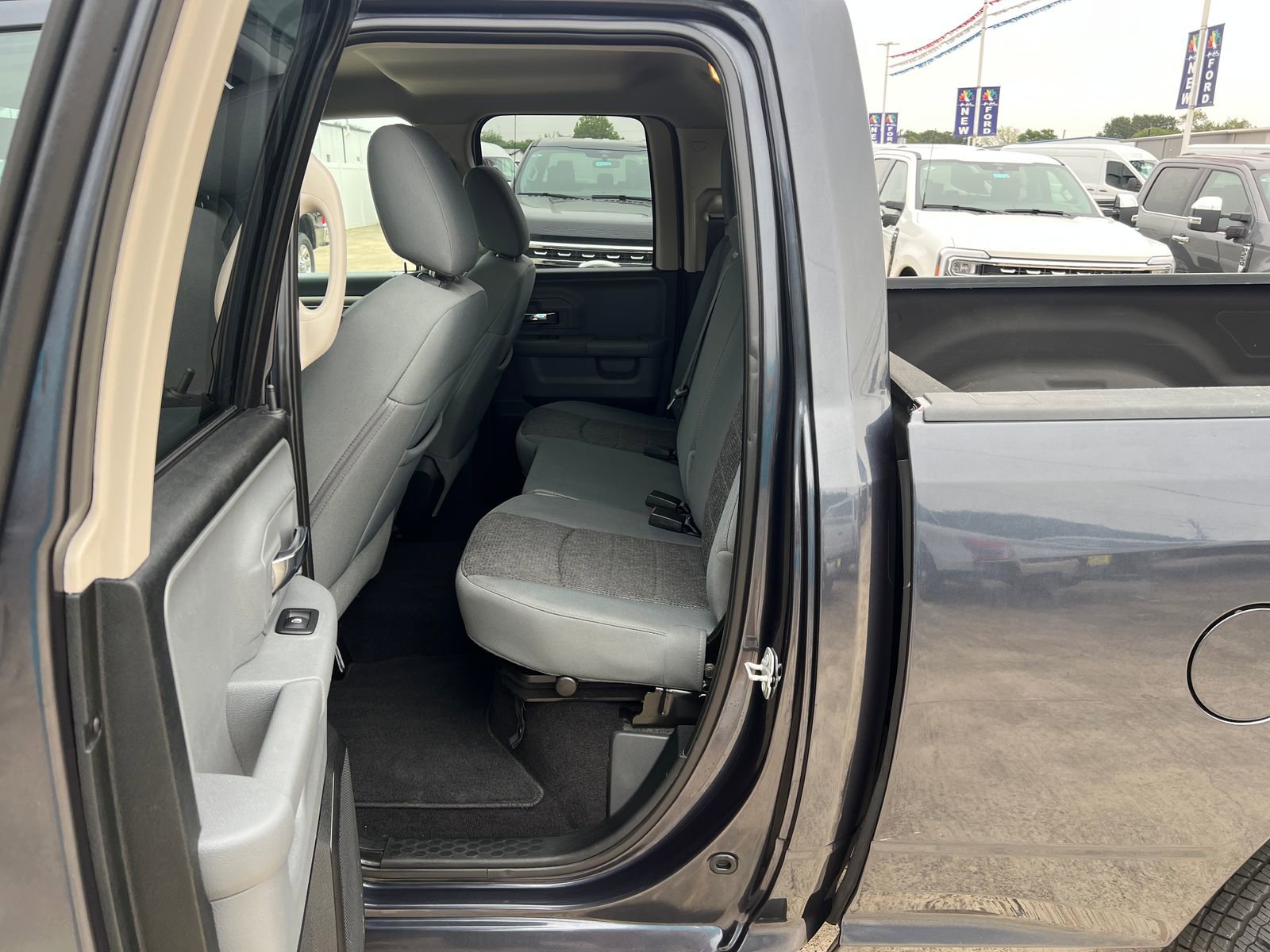 Used 2018 RAM 1500 Big Horn RWD image 14