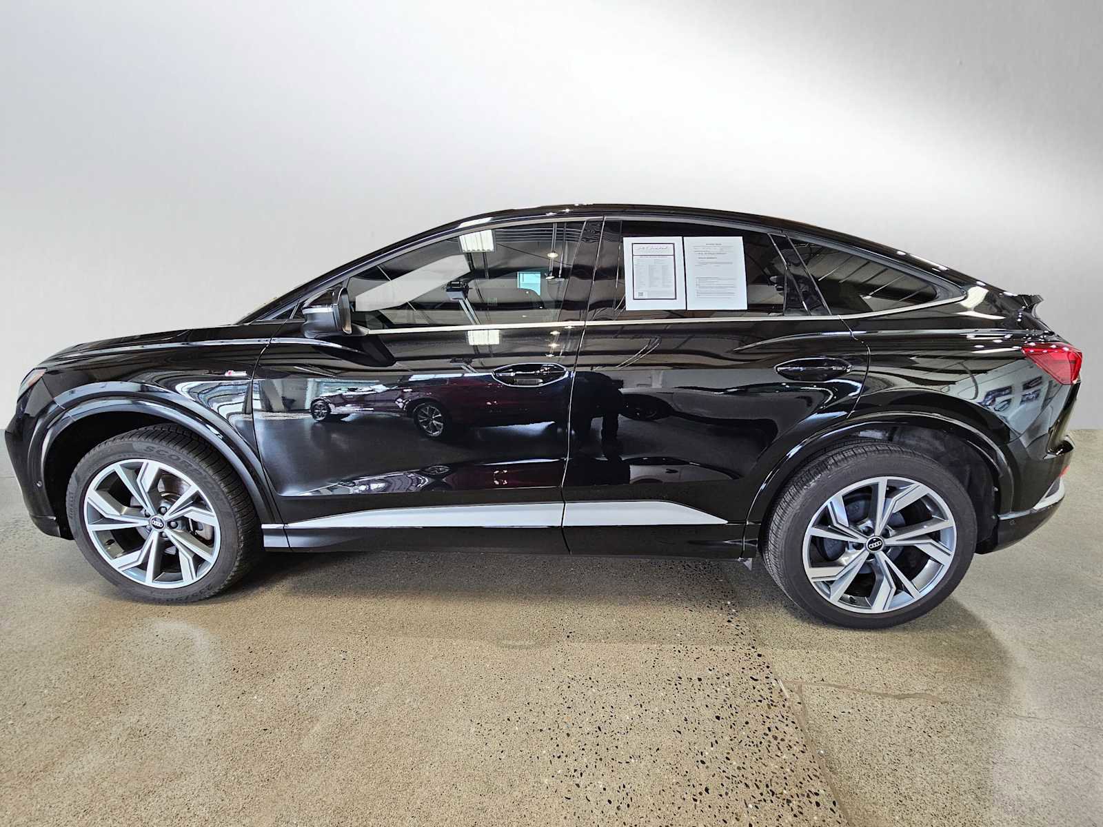 Used 2023 Audi Q4 e-tron Premium Plus w/ Premium Plus image 4