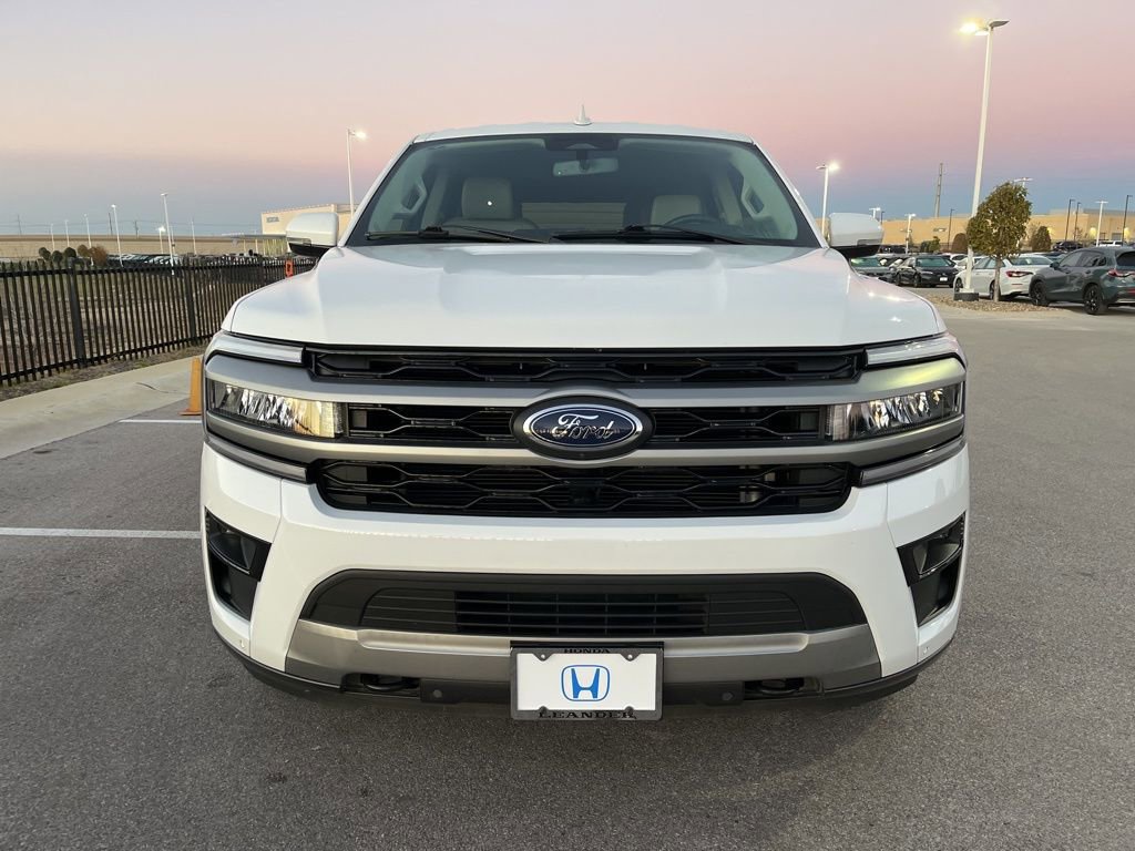 Used 2023 Ford Expedition Max XLT image 2