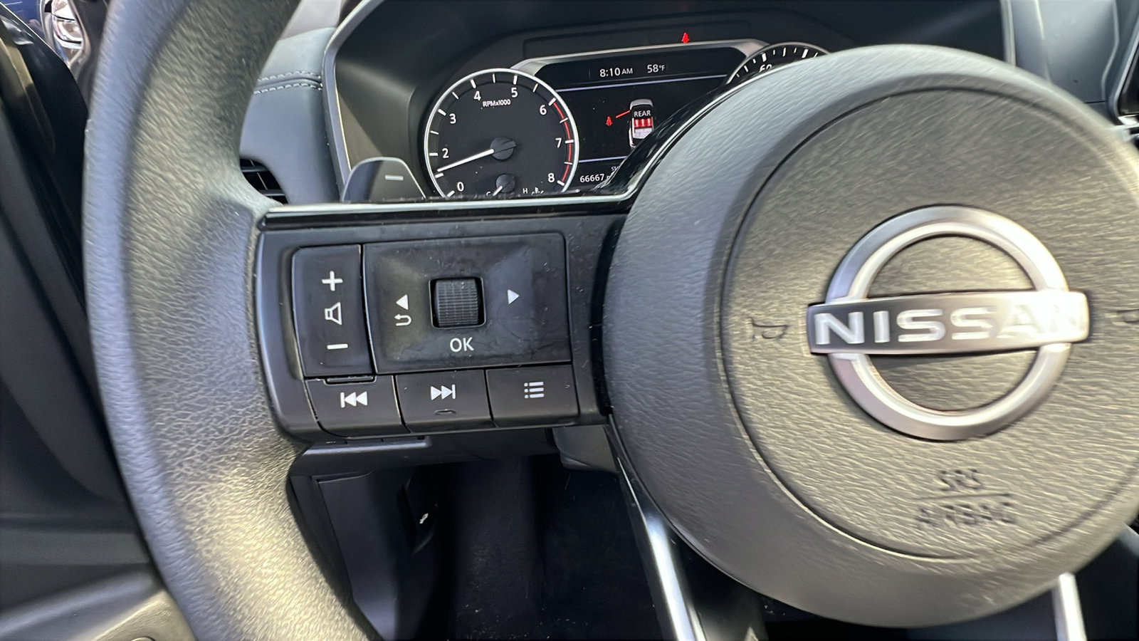 Used 2023 Nissan Rogue SV image 28