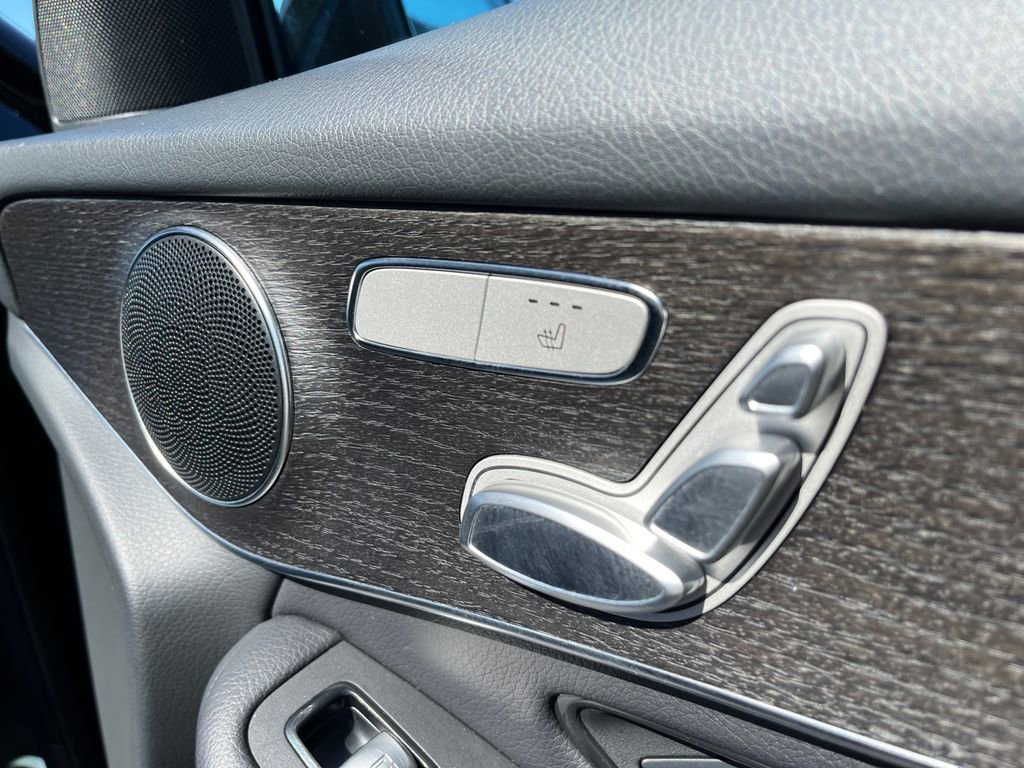 Certified 2022 Mercedes-Benz GLC 300 4MATIC w/ Multimedia Package Lite image 16