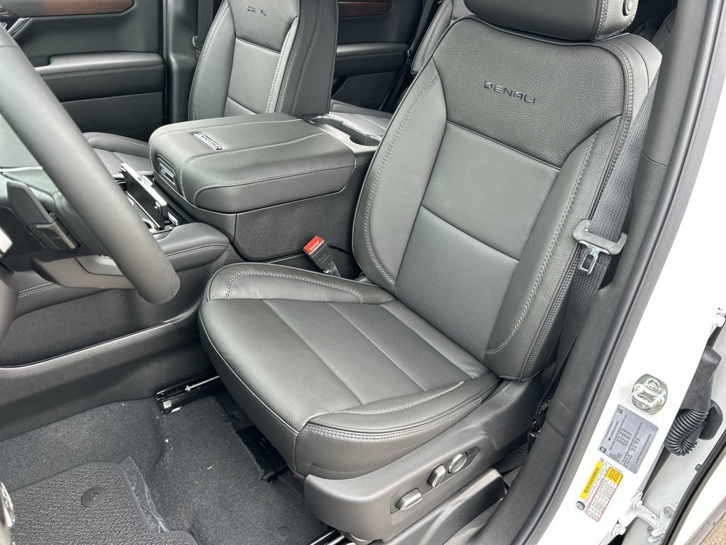New 2026 GMC Yukon Denali AWD/4WD image 19