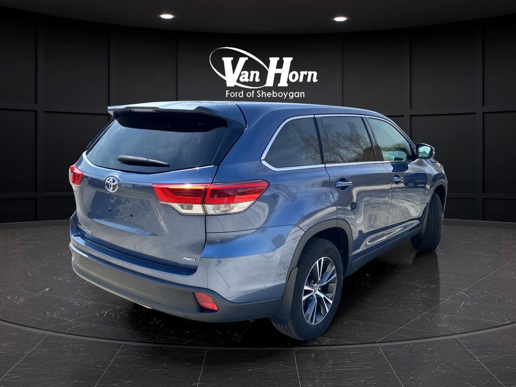 Used 2019 Toyota Highlander LE AWD/4WD image 7
