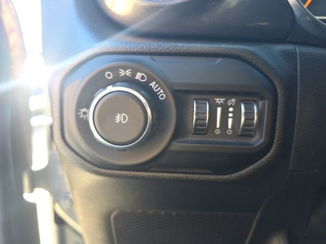 Used 2022 Jeep Wrangler Unlimited Sahara image 15