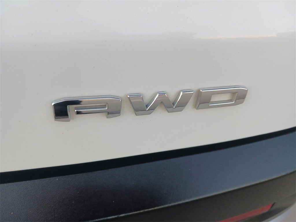 Used 2023 GMC Acadia SLE image 29