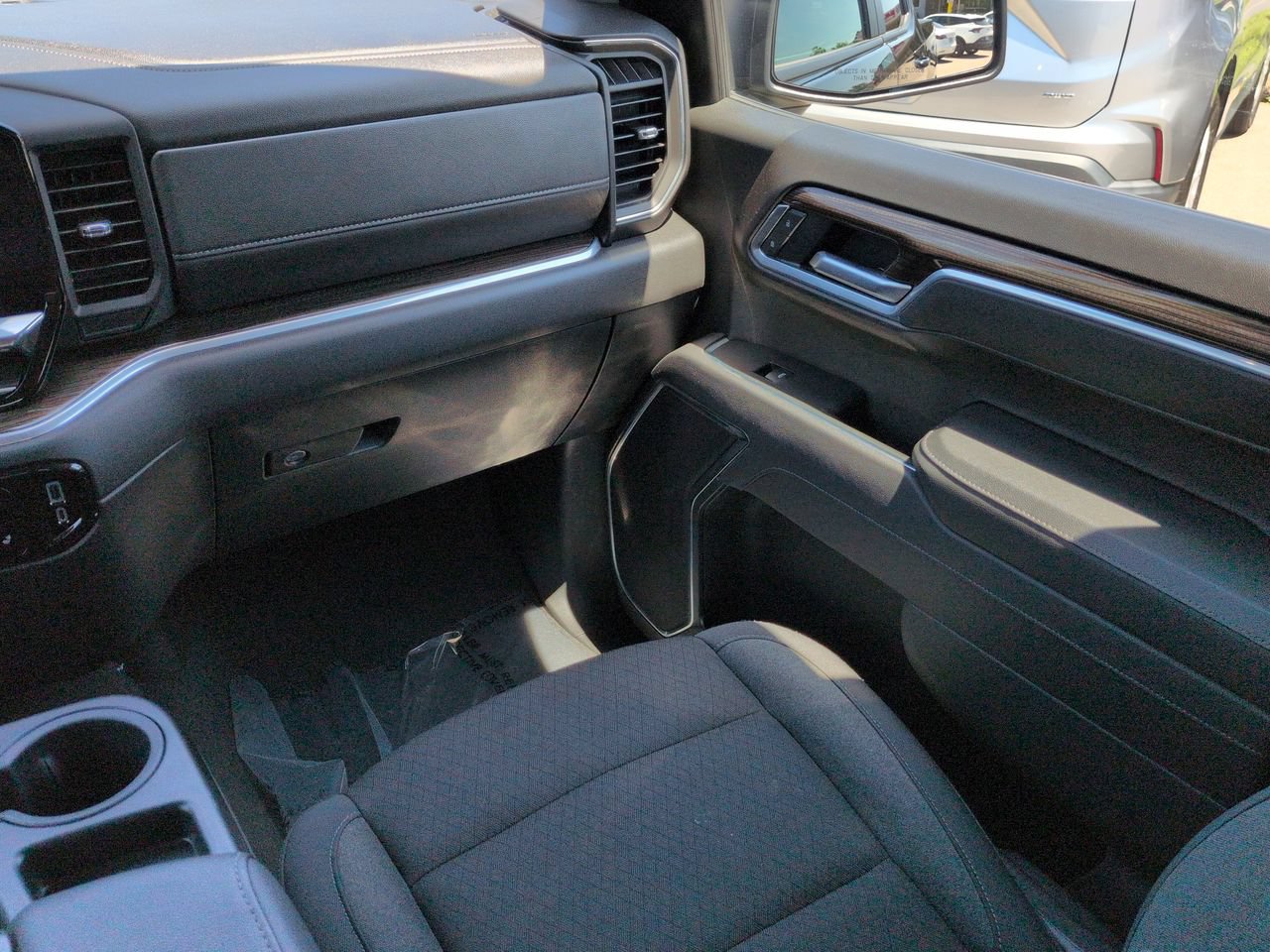 Used 2026 Chevrolet Silverado 1500 LT AWD/4WD image 17