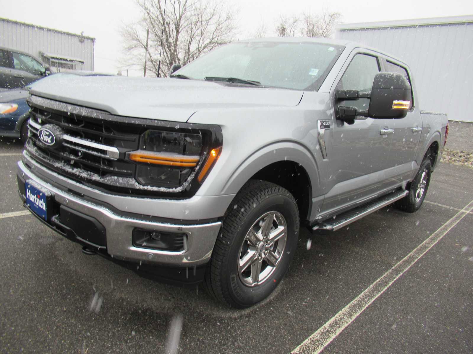 New 2025 Ford F150 XLT w/ Equipment Group 302A MID