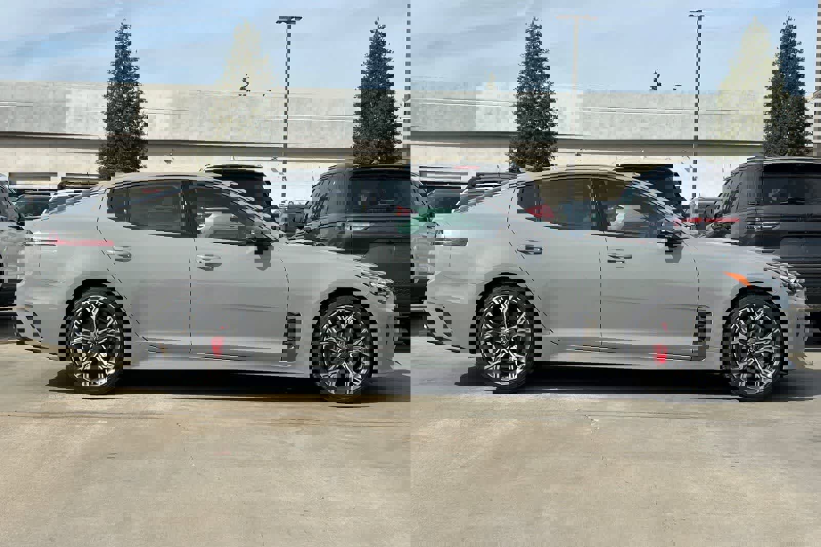 Used 2018 Kia Stinger GT1 image 9