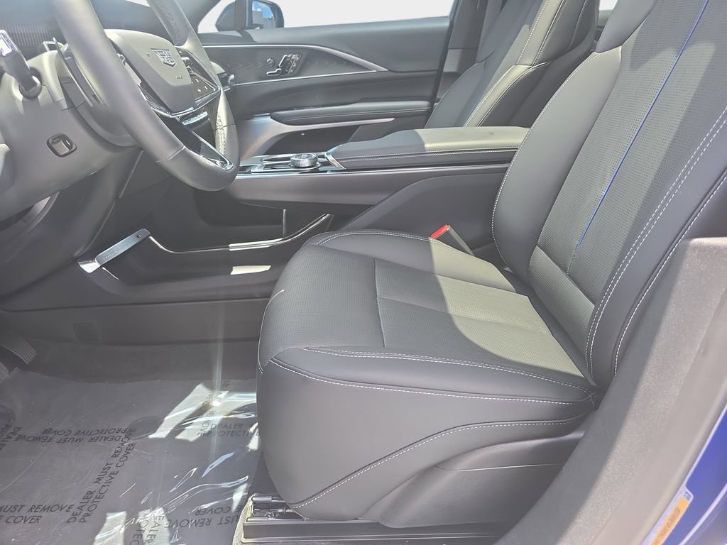 Used 2026 Cadillac Lyriq Signature Sport AWD/4WD image 24