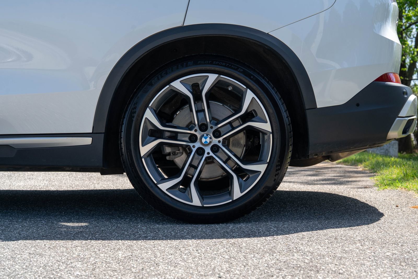 Used 2020 BMW X5 xDrive50i w/ Executive Package AWD/4WD image 10