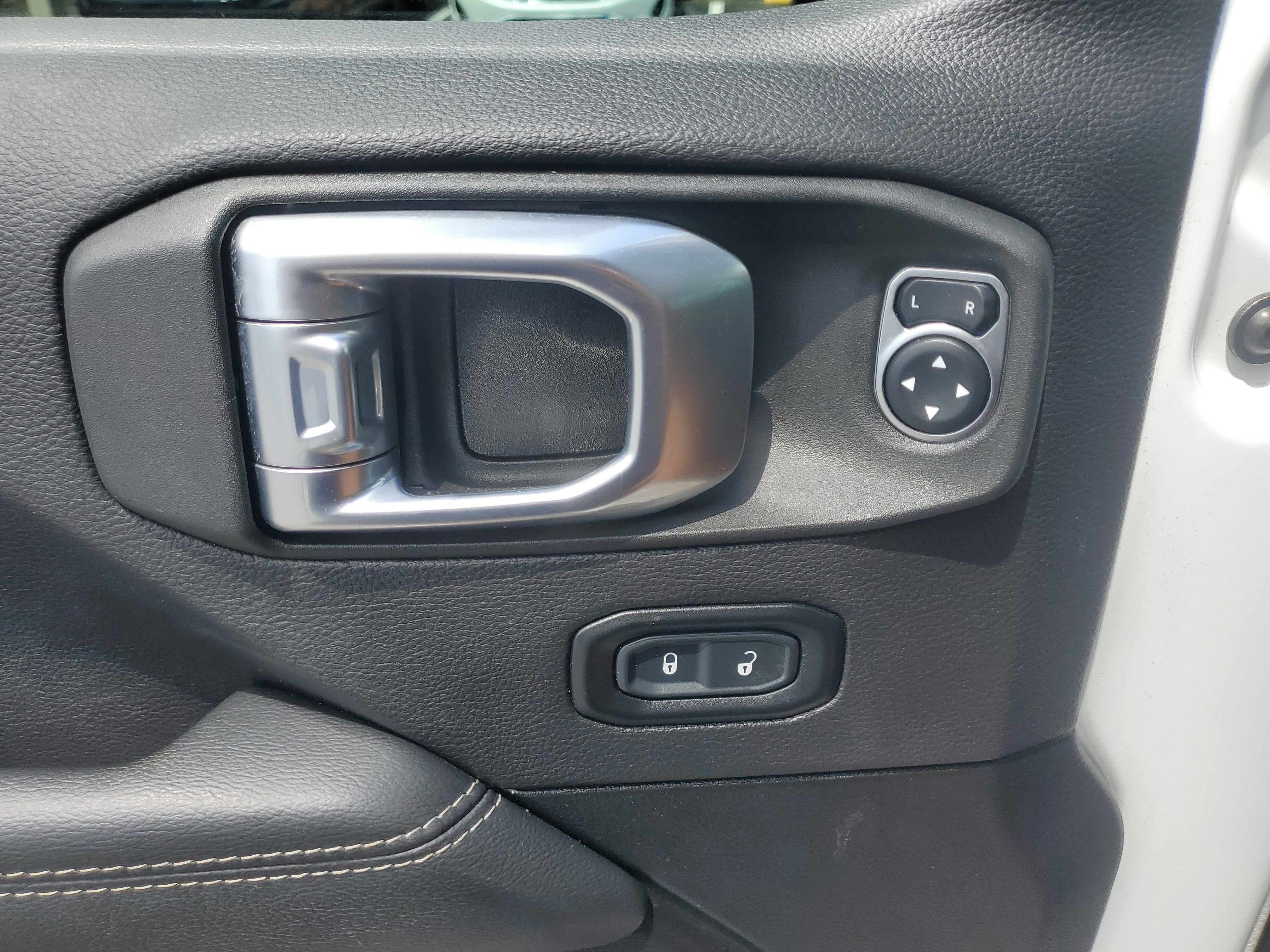 Used 2022 Jeep Gladiator Rubicon w/ LED Lighting Group image 22