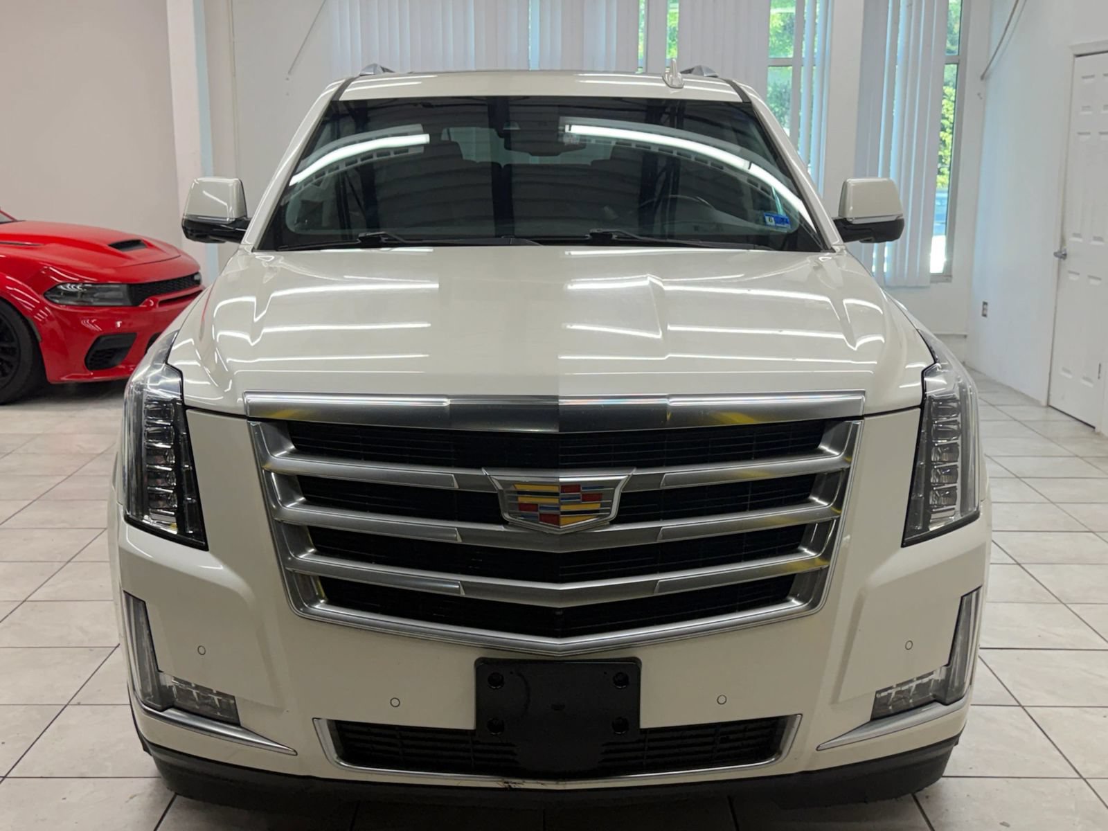 Used 2015 Cadillac Escalade ESV Premium AWD/4WD image 2