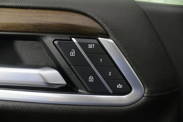 Used 2025 Chevrolet Silverado 1500 High Country w/ Technology Package image 17