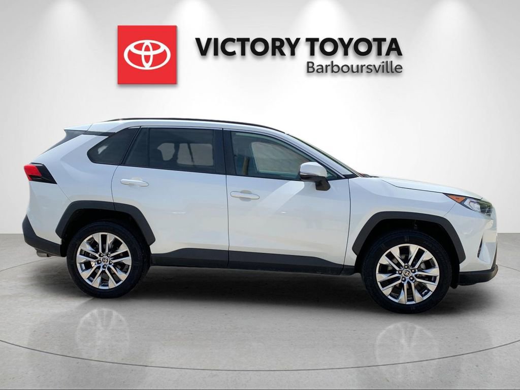 Used 2021 Toyota RAV4 XLE Premium AWD/4WD image 6