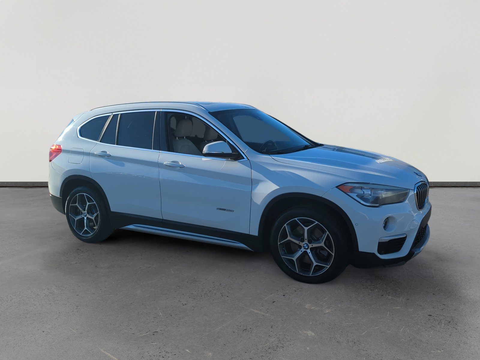 Used 2018 BMW X1 sDrive28i image 7