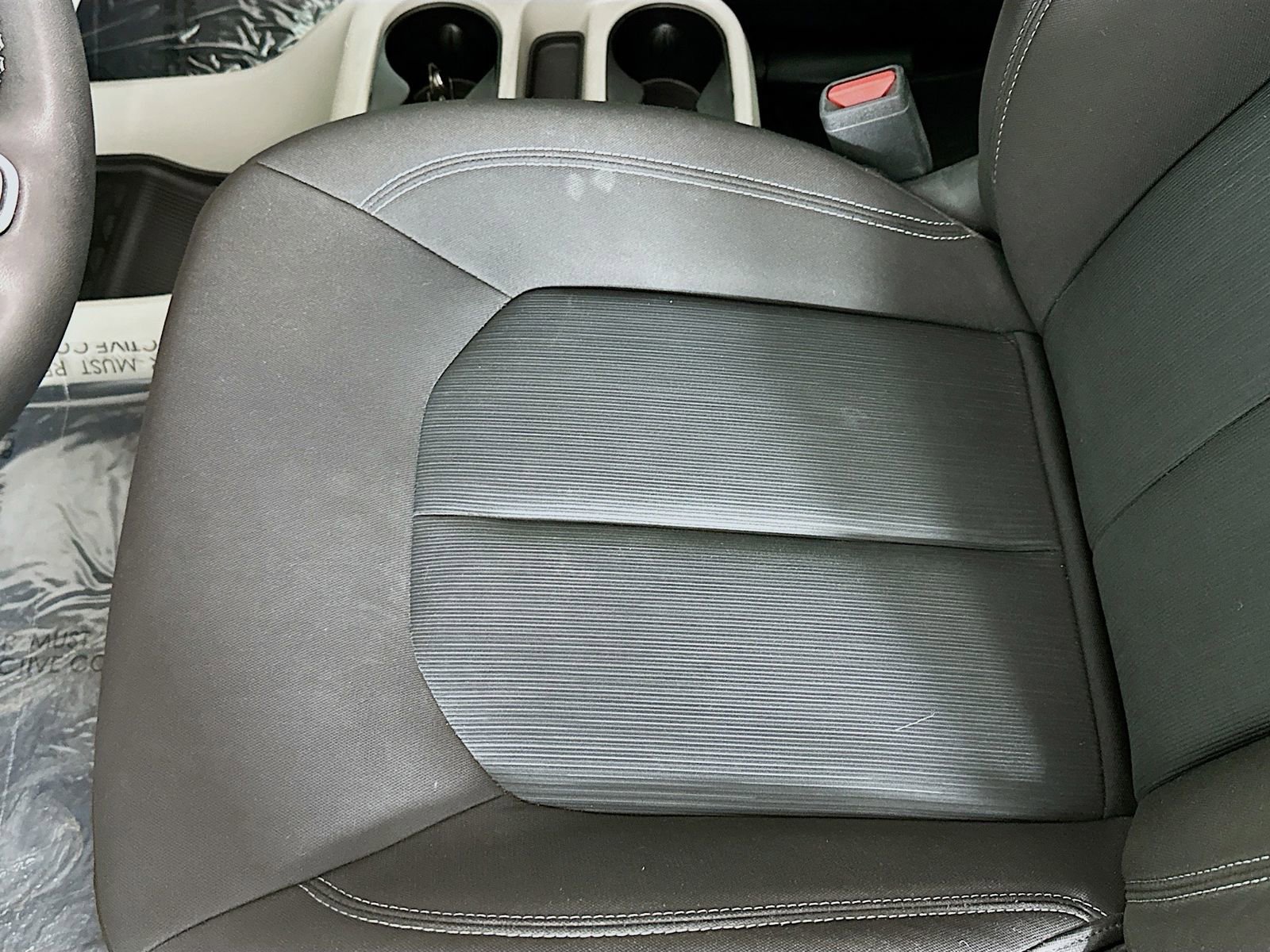 Used 2023 Chrysler Voyager LX image 19